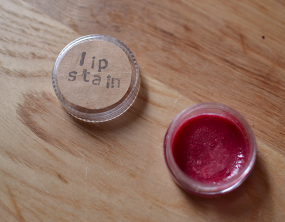 DIY Lip Stain - this lip stain tutorial has only two ingredients and takes two minutes to make. PathchworkCactus 