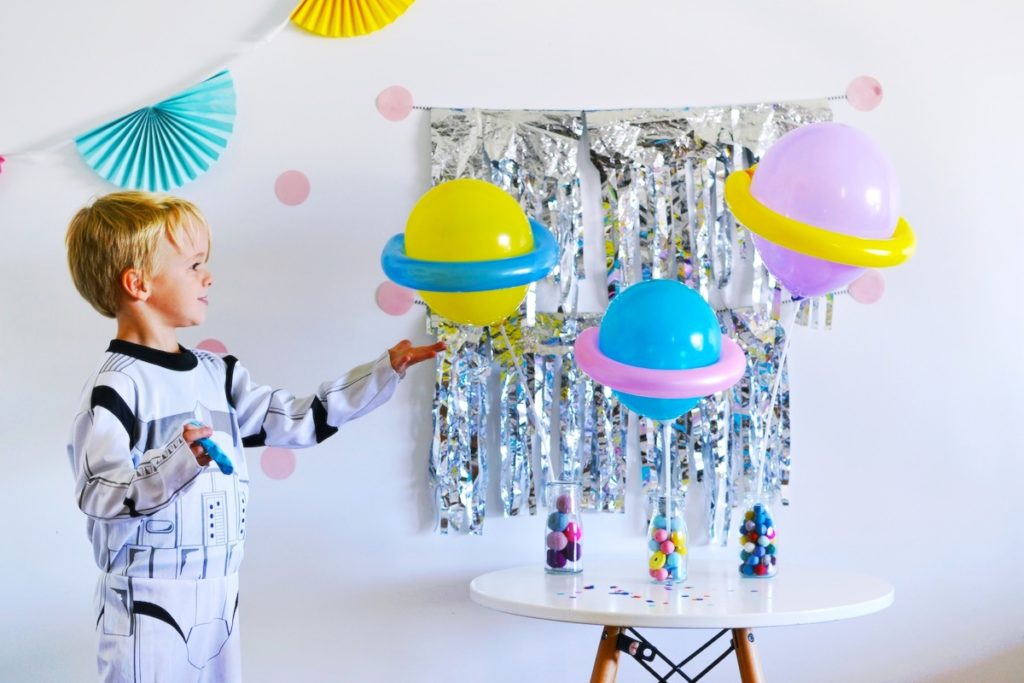 DIY Balloon a simple tutorial that is of this world get it?